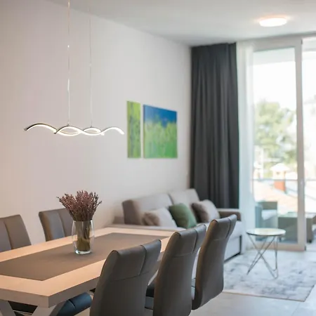 A&v * Novigrad (Istria)