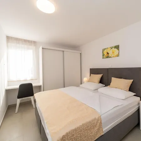 A&v Apartment *