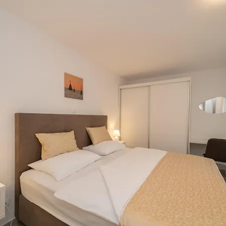 A&v Apartment *