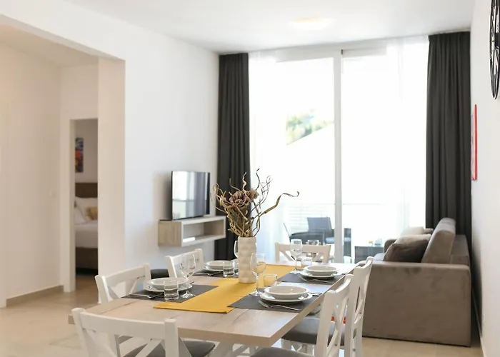 Apartment A&v *