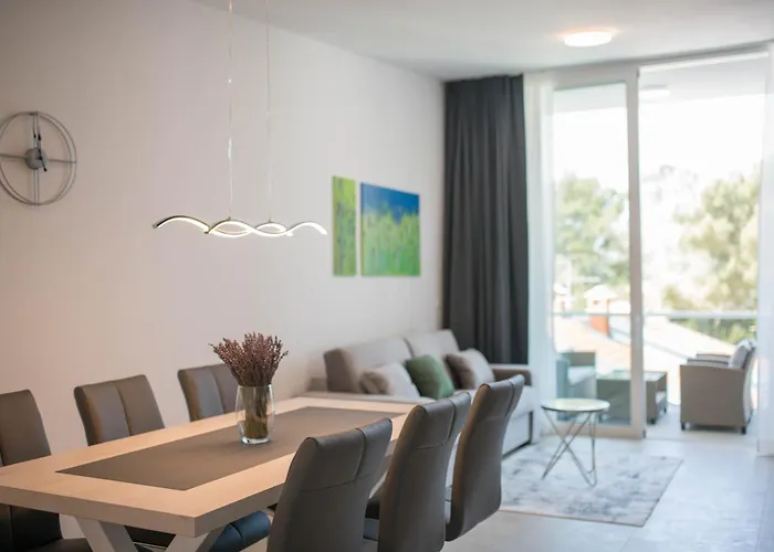 A&v * Novigrad (Istria)