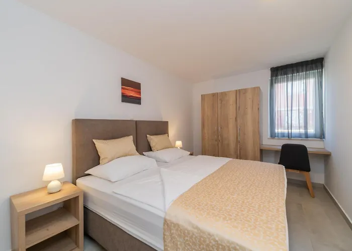 A&v * Novigrad (Istria)